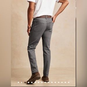 Banana Republic Traveler pant (slim fit)